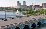 Магнитка притягивает переселенцев  